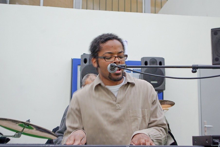 Evry Daily Photo - Concert Ebena Inauguration Gare Evry Centre 093.jpg